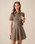 Vestido corto marrón de cuadros con solapa y tablas