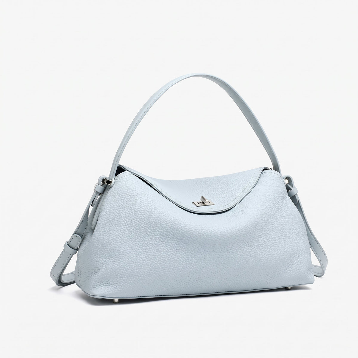 Bolso clutch de piel granulada con solapa