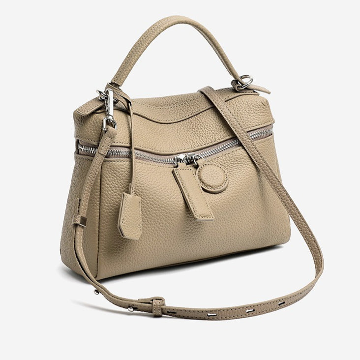 Bolso clutch cuadrado tipo almohada de piel