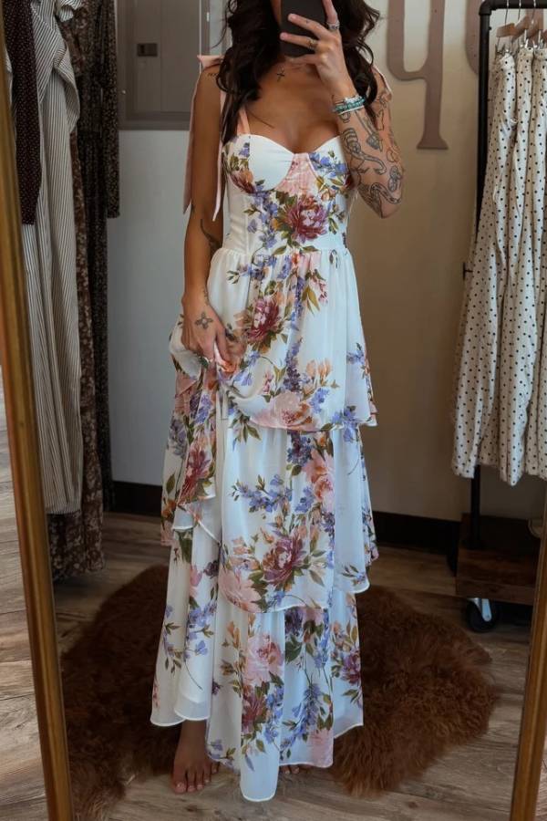 Vestido largo de corsé con capas