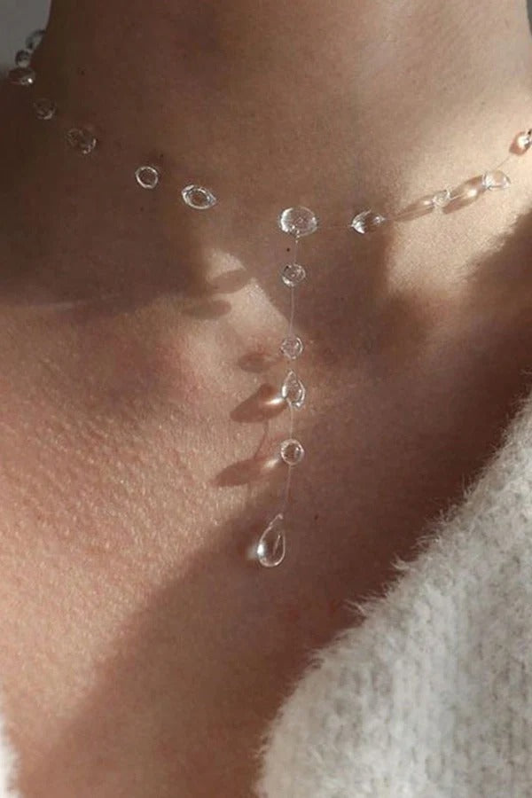 Collar corto de cristal en forma de gota