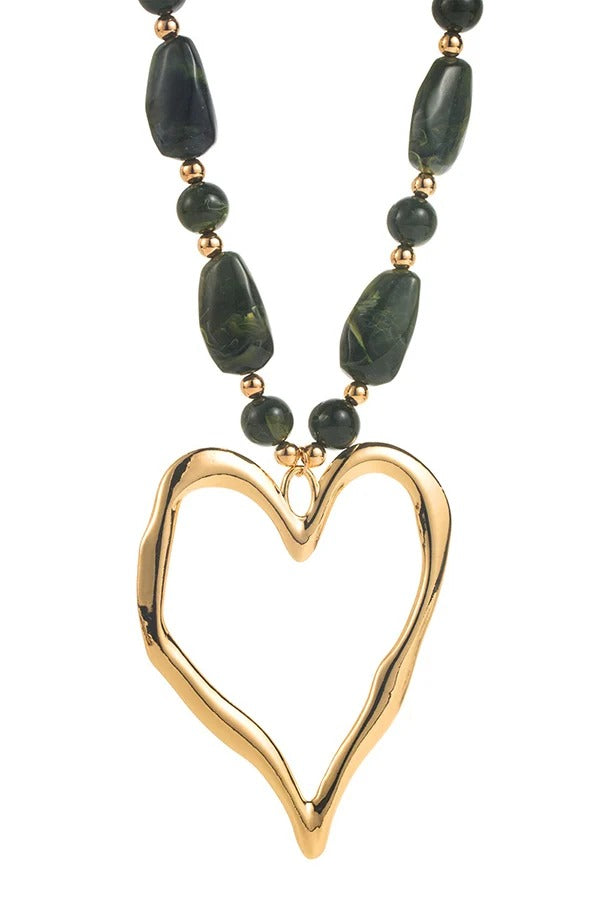 Collar corto de perlas irregulares
