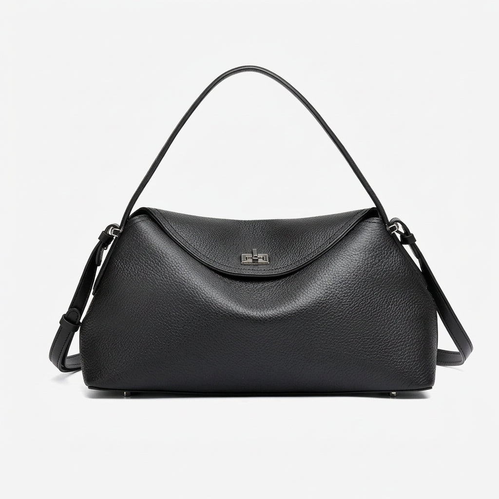 Bolso clutch de piel granulada con solapa