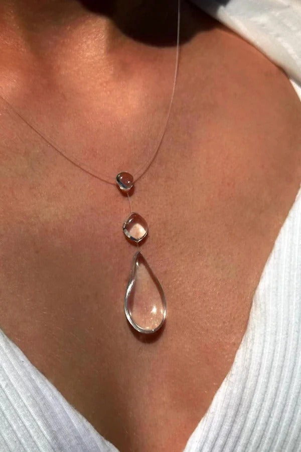 Collar corto de cristal en forma de gota