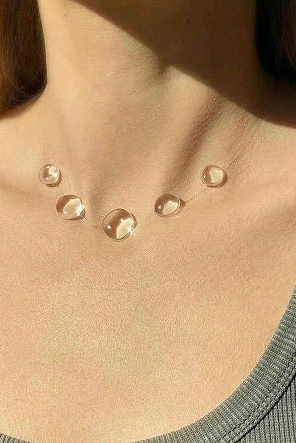 Collar corto de cristal en forma de gota