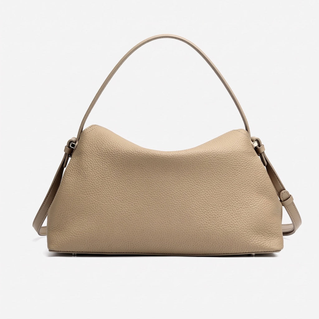 Bolso clutch de piel granulada con solapa