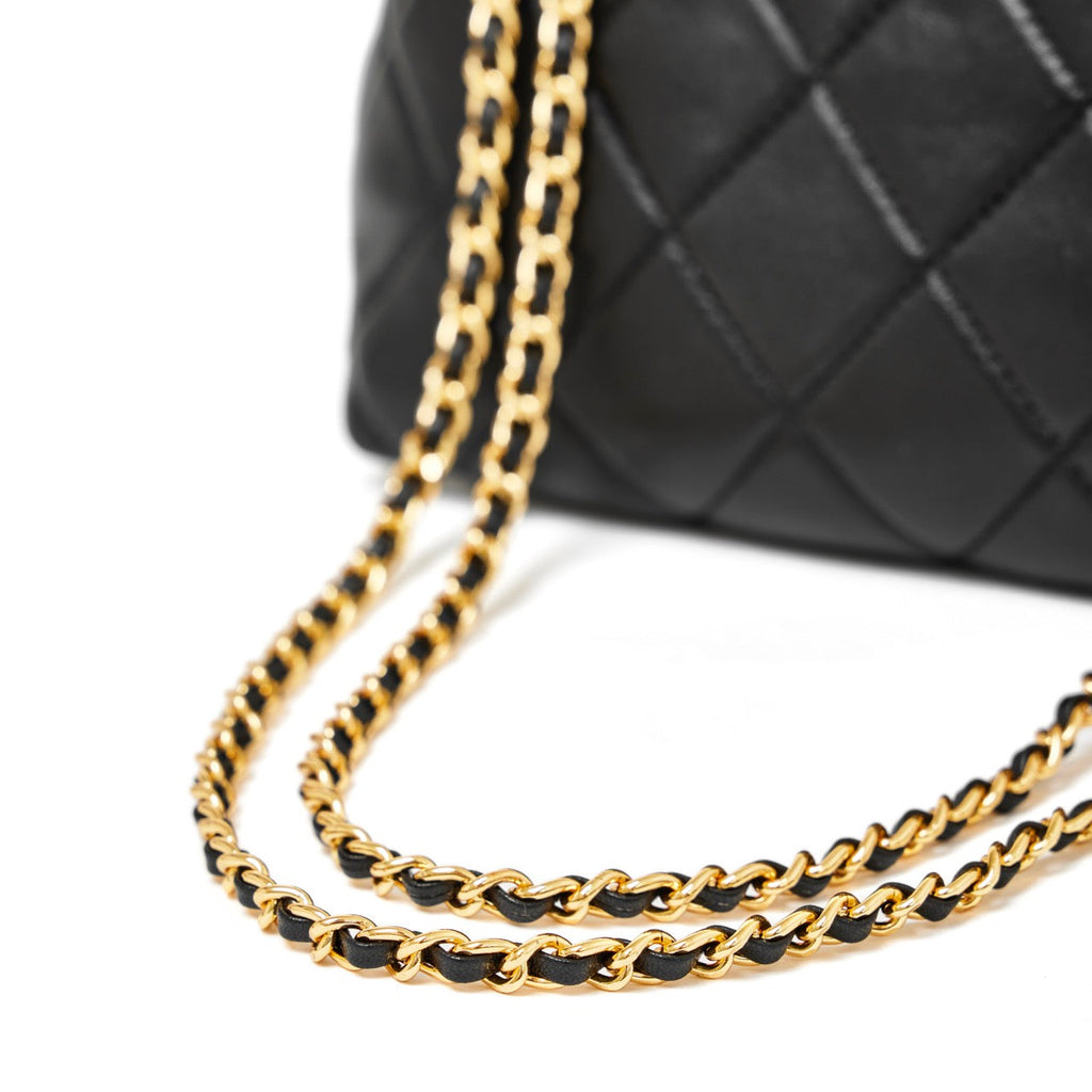Bolso mini tote acolchado de napa con cadena