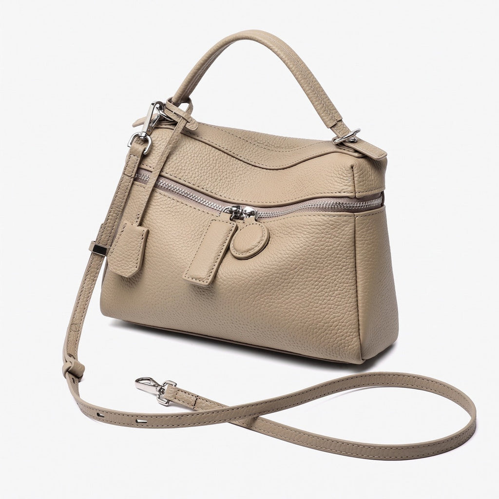 Bolso clutch cuadrado tipo almohada de piel