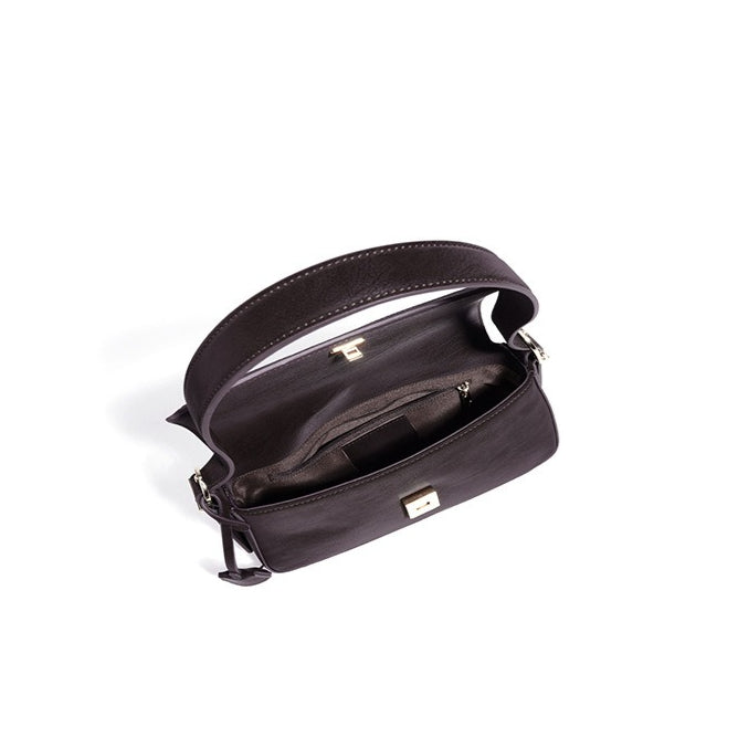 Bolso de hombro de piel con llavero charm