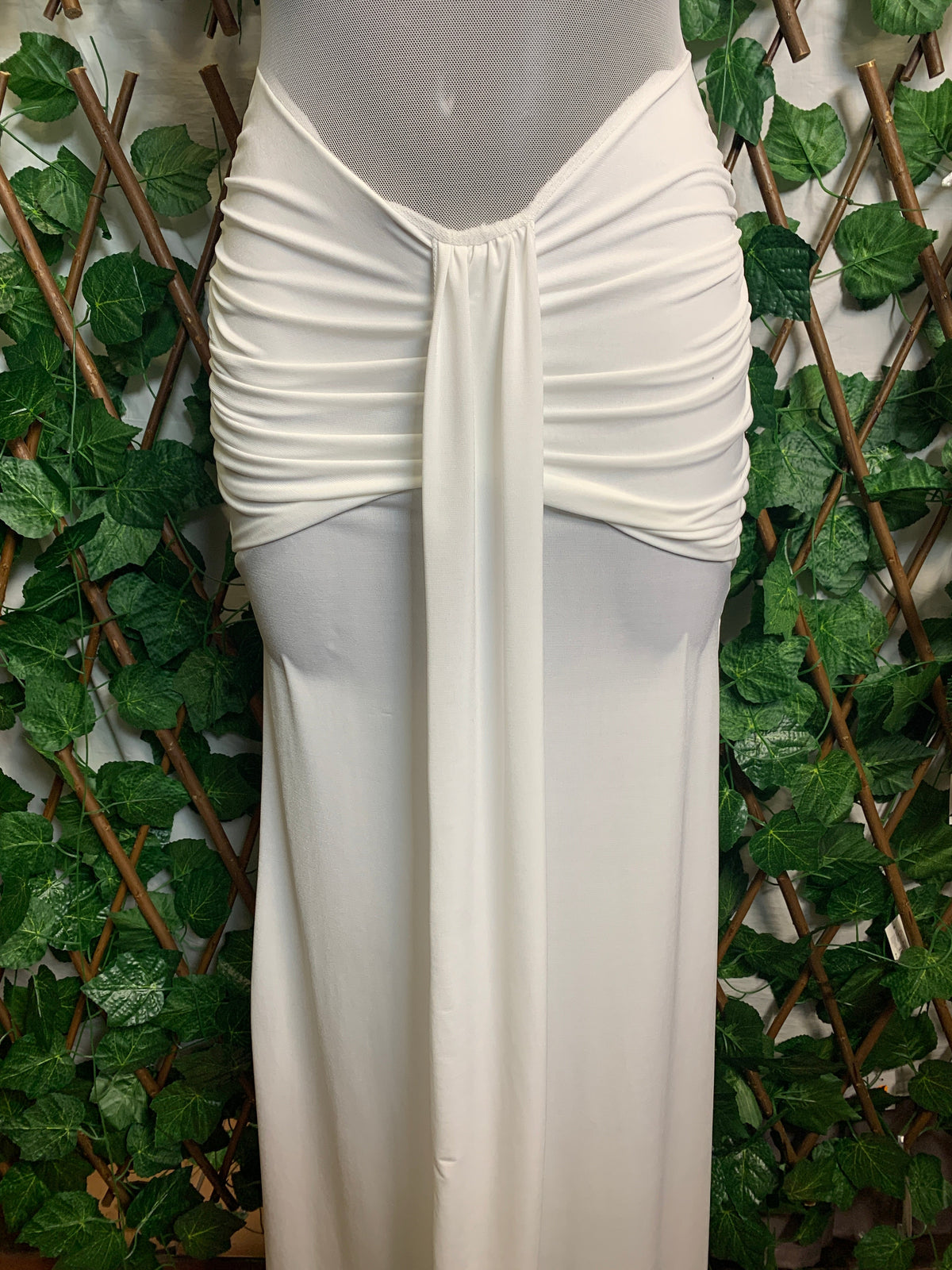 Vestido Largo Halterneck de Tul Transparente – Noche Regia