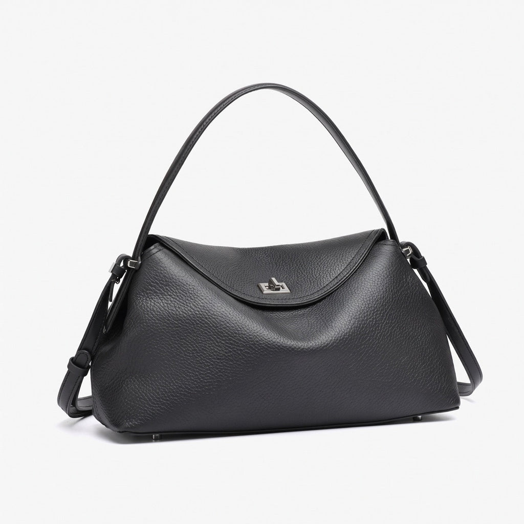 Bolso clutch de piel granulada con solapa