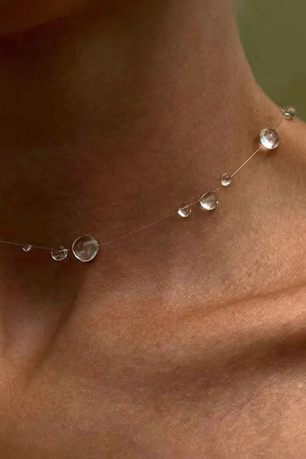 Collar corto de cristal en forma de gota