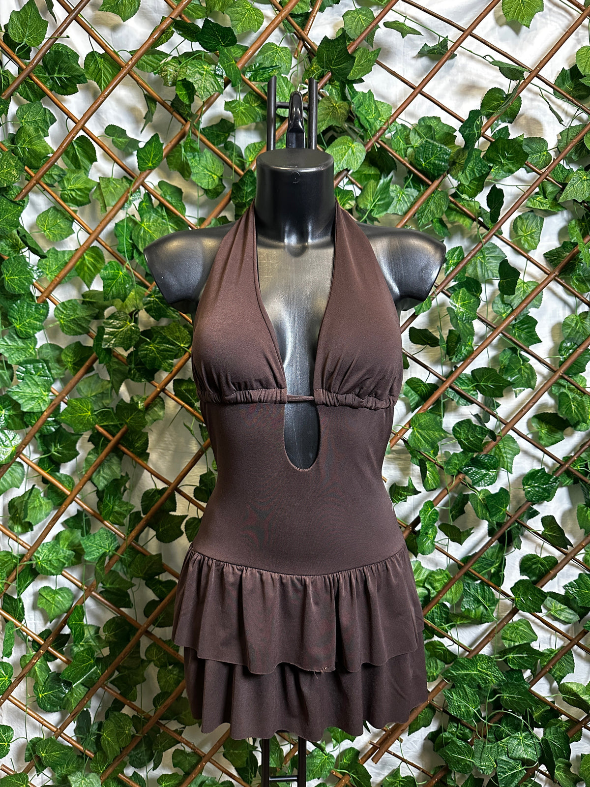 Vestido corto con escote especial