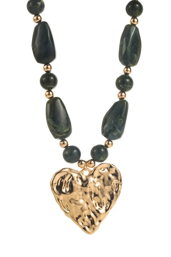 Collar corto de perlas irregulares