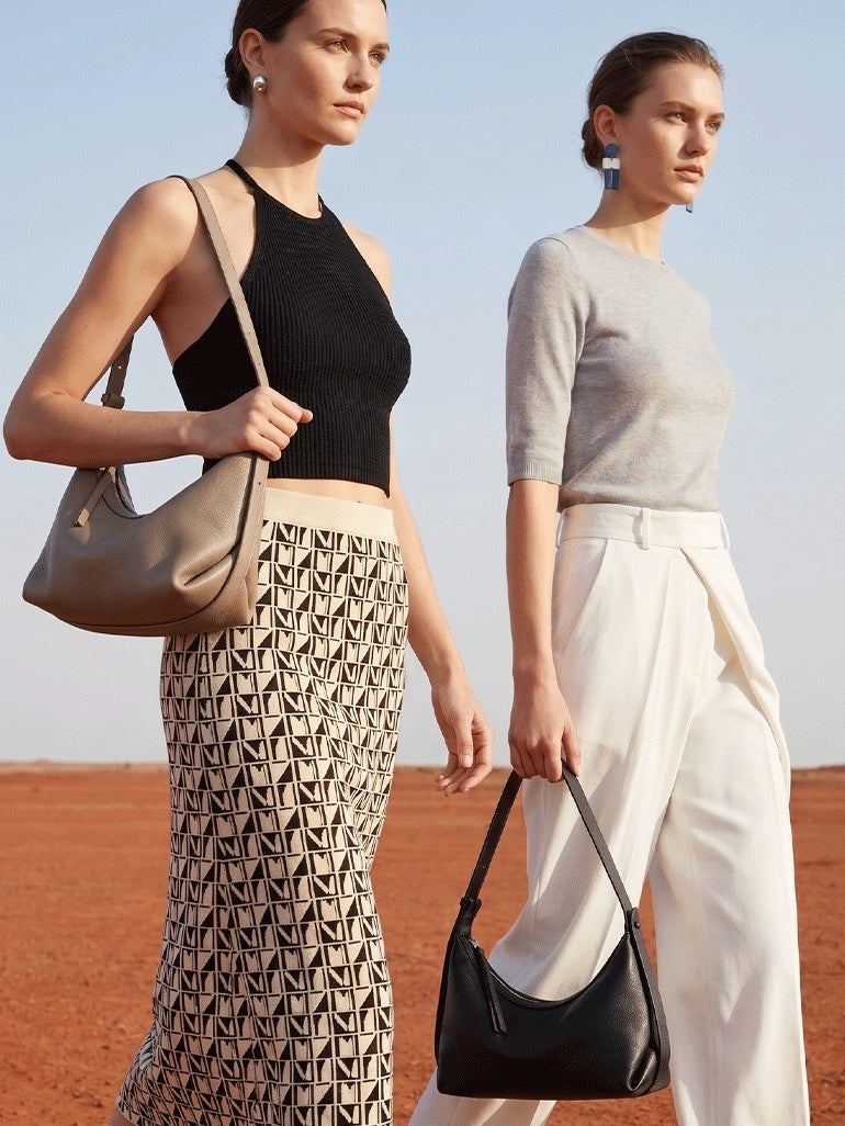 Bolso hobo de piel granulada