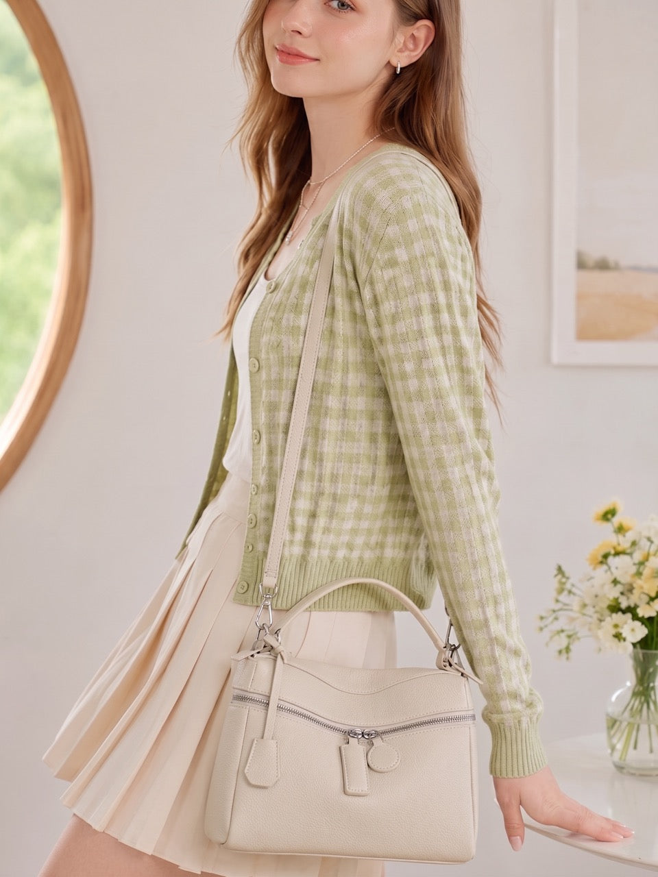 Bolso clutch cuadrado tipo almohada de piel