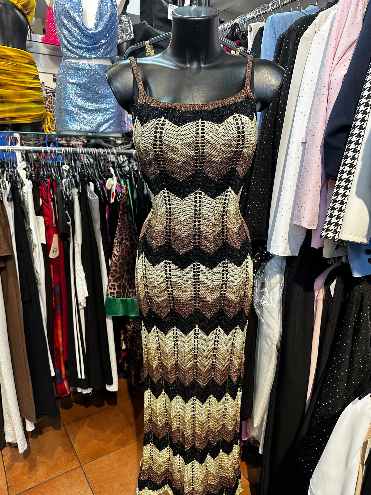 Vestido largo de verano con espalda descubierta