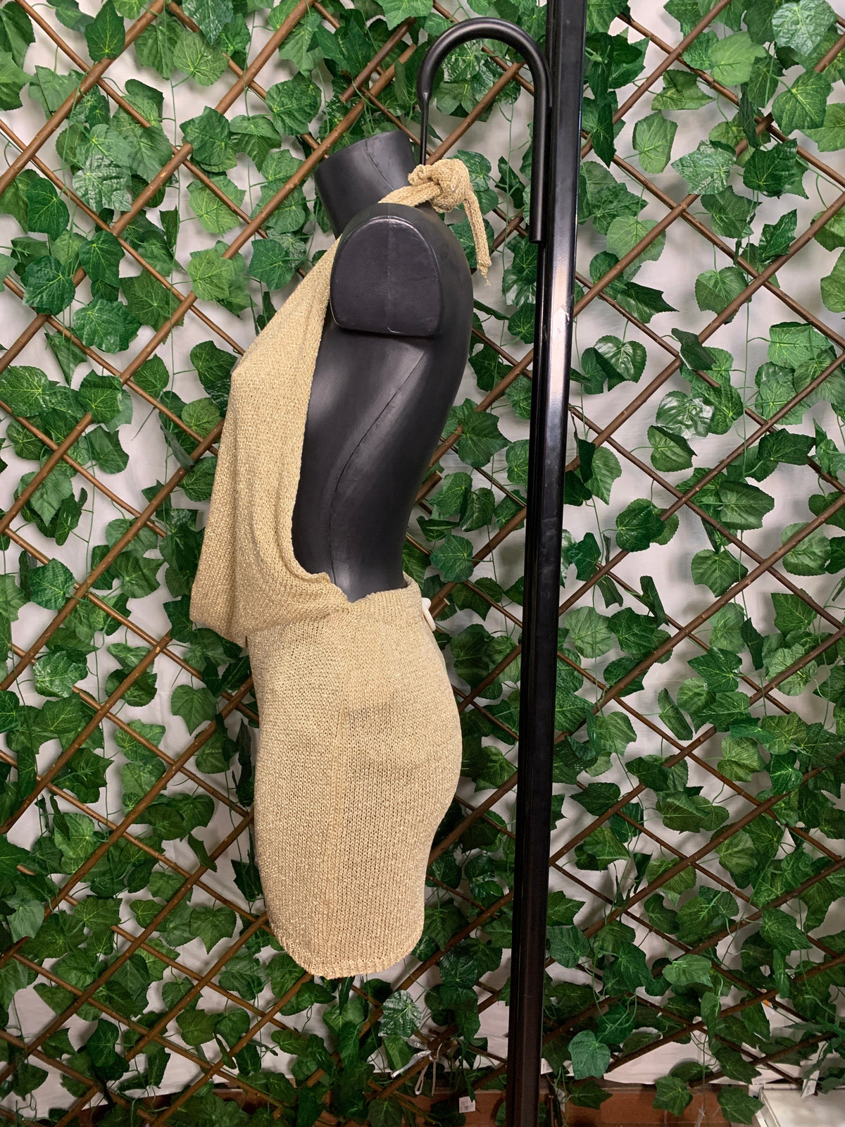 Mini vestido de fiesta para noches con cuello