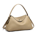 Bolso clutch de piel granulada con solapa