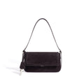 Bolso de hombro de piel con llavero charm