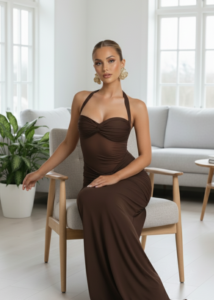 Vestido Largo Halterneck de Tul Transparente – Noche Regia