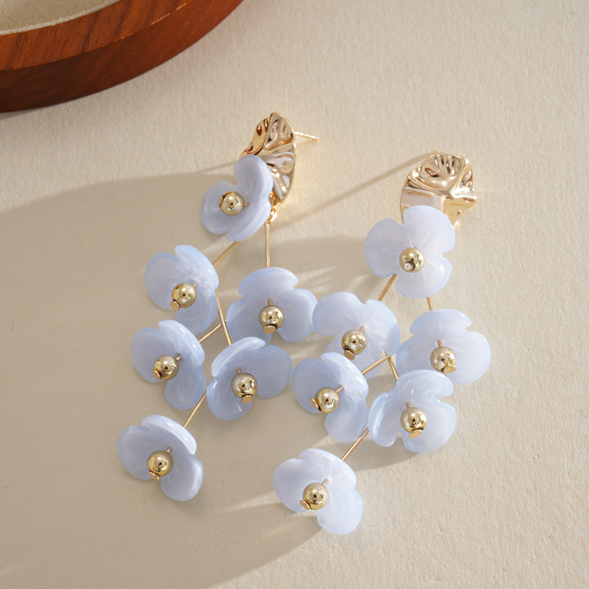 Pendientes largos de flores con borlas multicapa