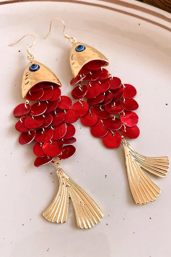 Pendientes de concha con forma de pez y borla