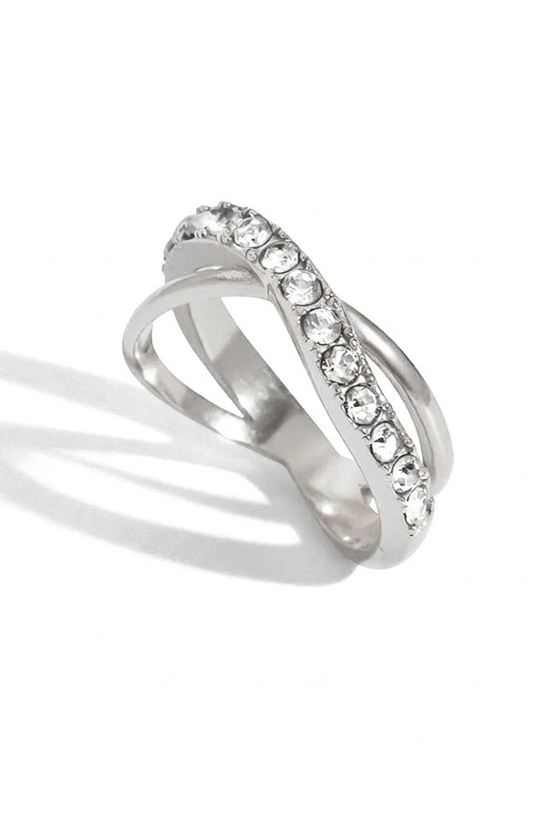 Anillo geométrico con circonita blanca