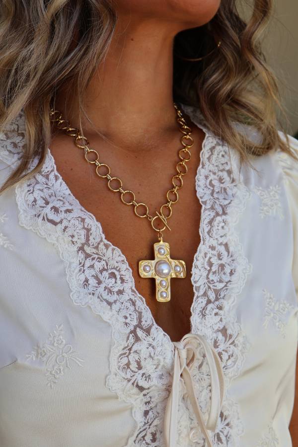 Collar Maya de cruz con perlas en dorado