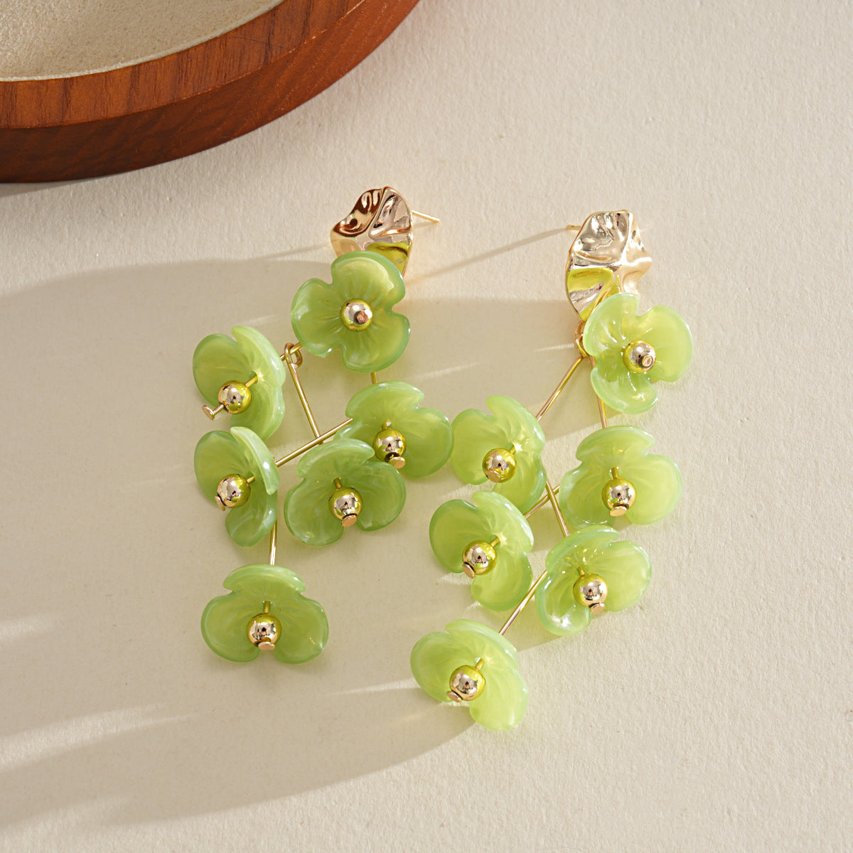 Pendientes largos de flores con borlas multicapa