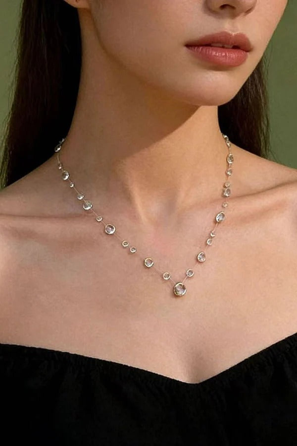 Collar corto de cristal en forma de gota