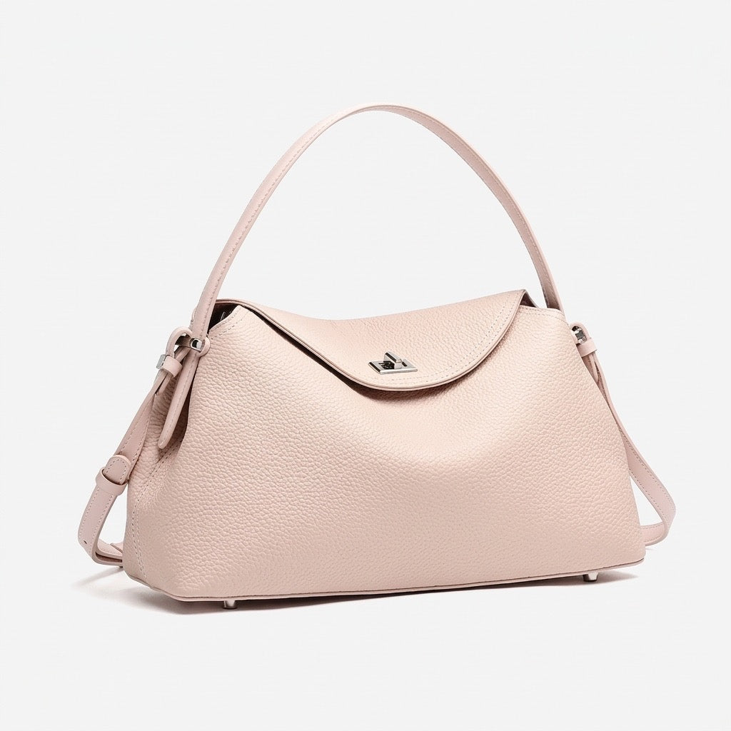 Bolso clutch de piel granulada con solapa
