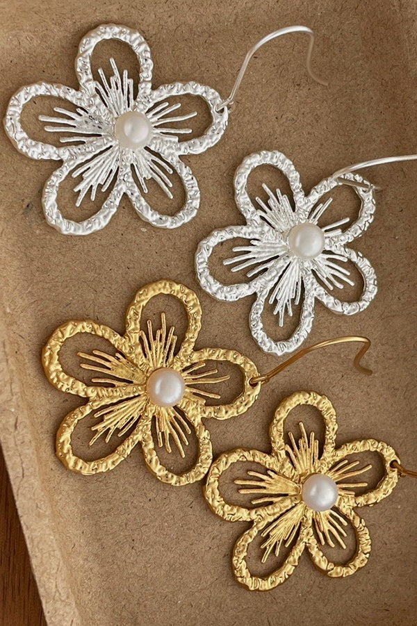 Pendientes de flor calada con perla