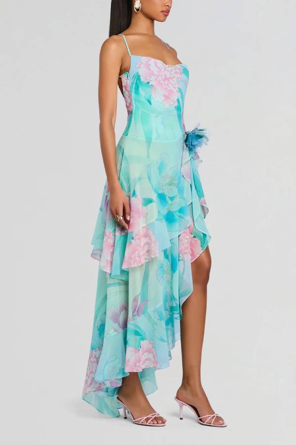 Vestido largo de flores con tirantes finos, espalda descubierta y volante asimétrico