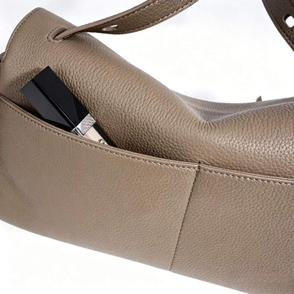 Bolso clutch de piel con solapa y monedero pequeño