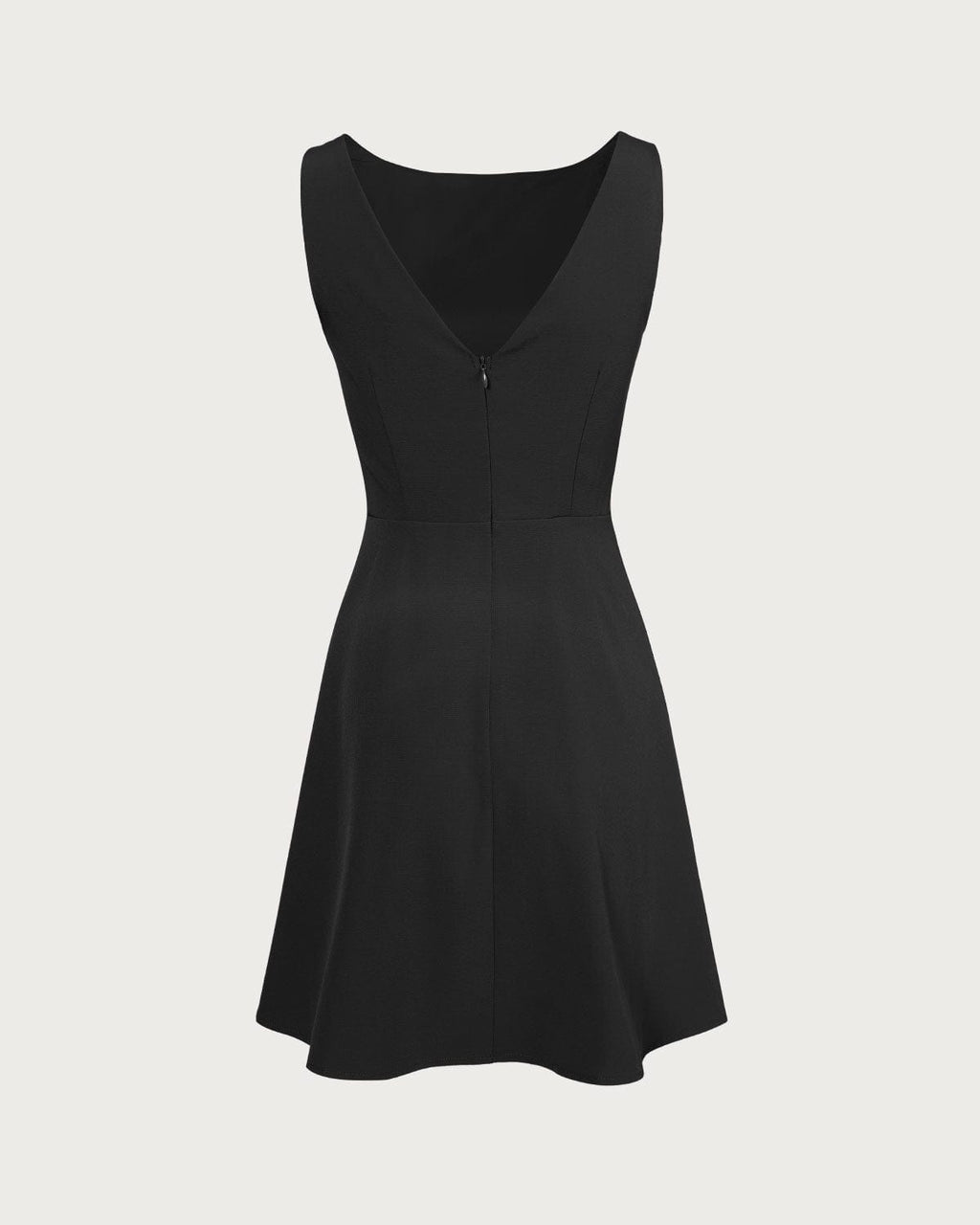 Vestido corto negro de cintura alta con escote barco