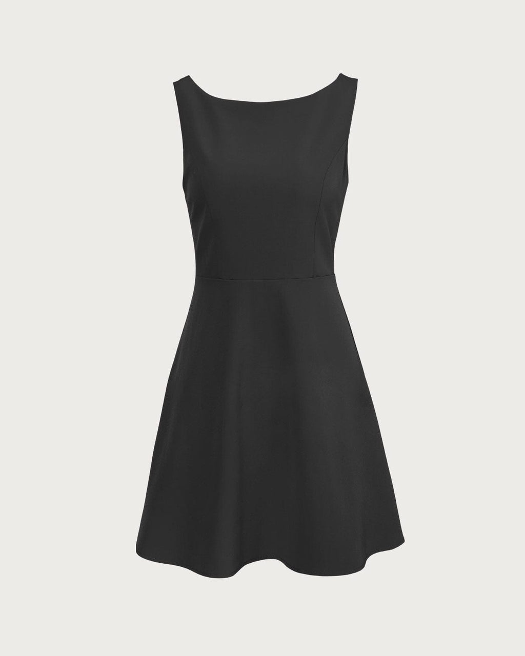 Vestido corto negro de cintura alta con escote barco