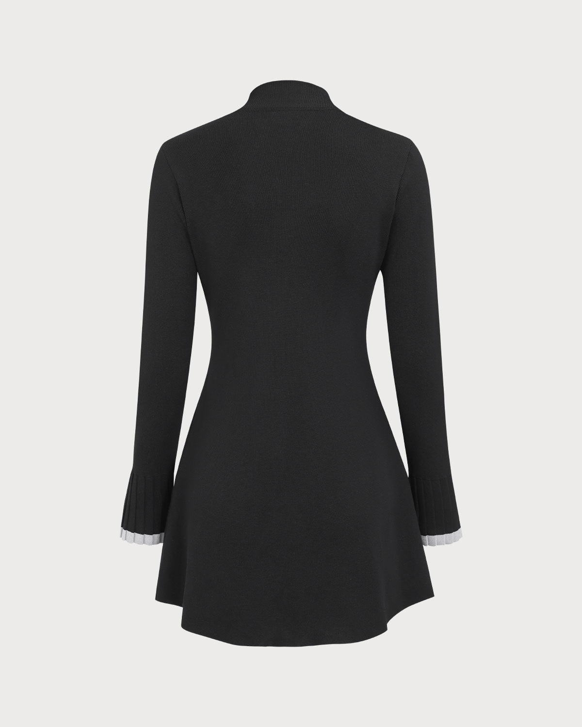 Vestido corto negro de punto con detalles en contraste